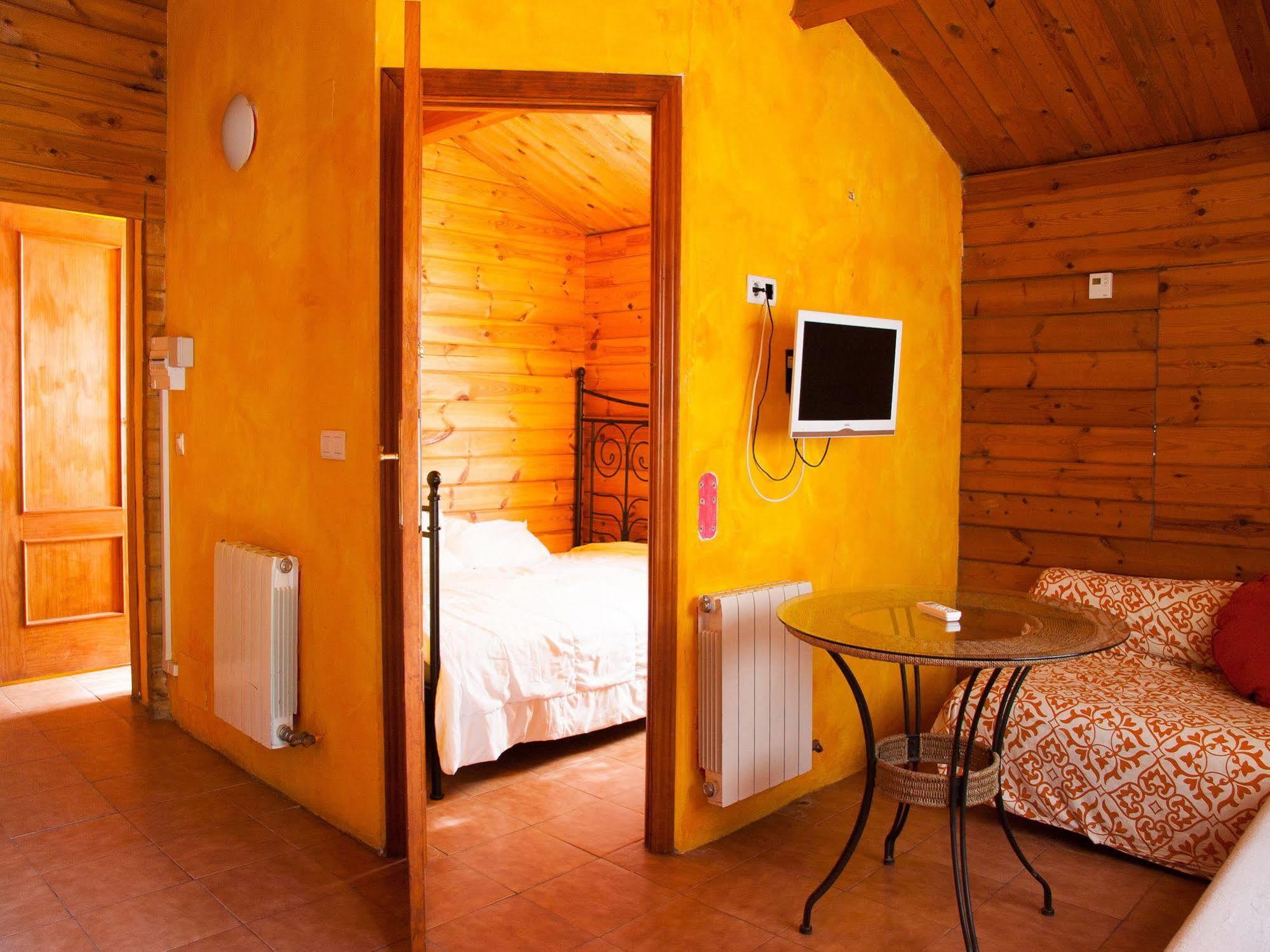 Fuente Del Lobo Glamping & Bungalows - Adults Only بينوس جينيل المظهر الخارجي الصورة