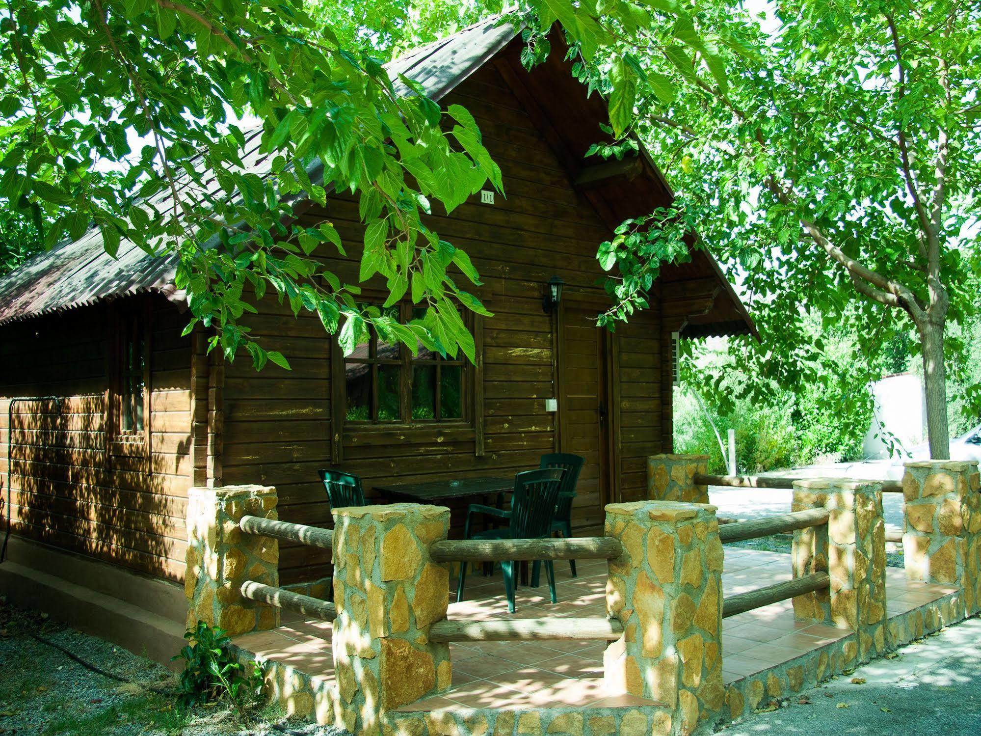 Fuente Del Lobo Glamping & Bungalows - Adults Only بينوس جينيل المظهر الخارجي الصورة